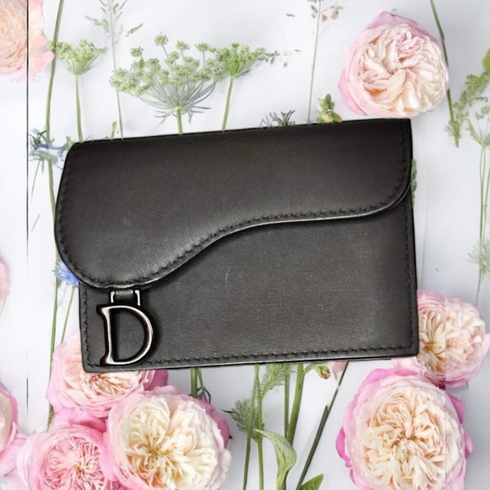 DIOR, NIB Card Holder, Authentic, Matte Black w/ “D” Charm, calfskin matte black